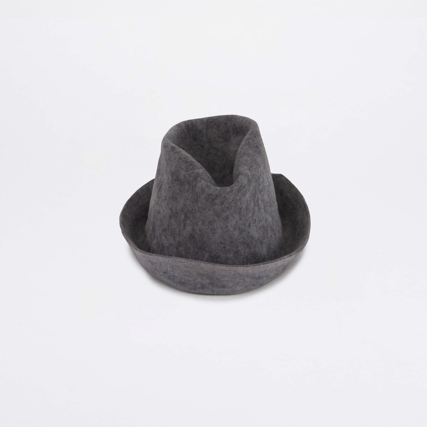 ARTISTA lapin cement hand painted