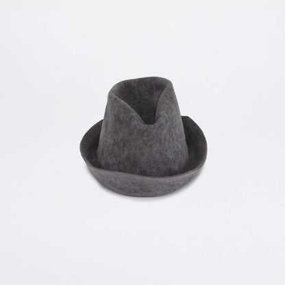 ARTISTA lapin cement hand painted