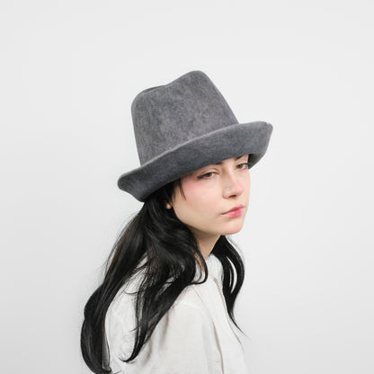 ARTISTA lapin cement hand painted