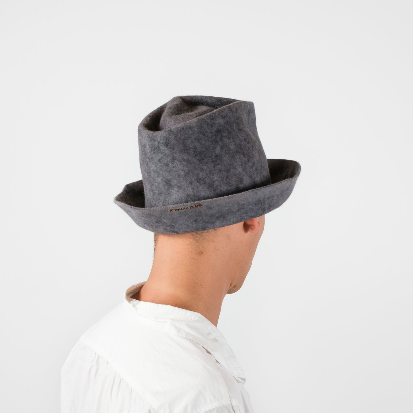 ARTISTA lapin cement hand painted